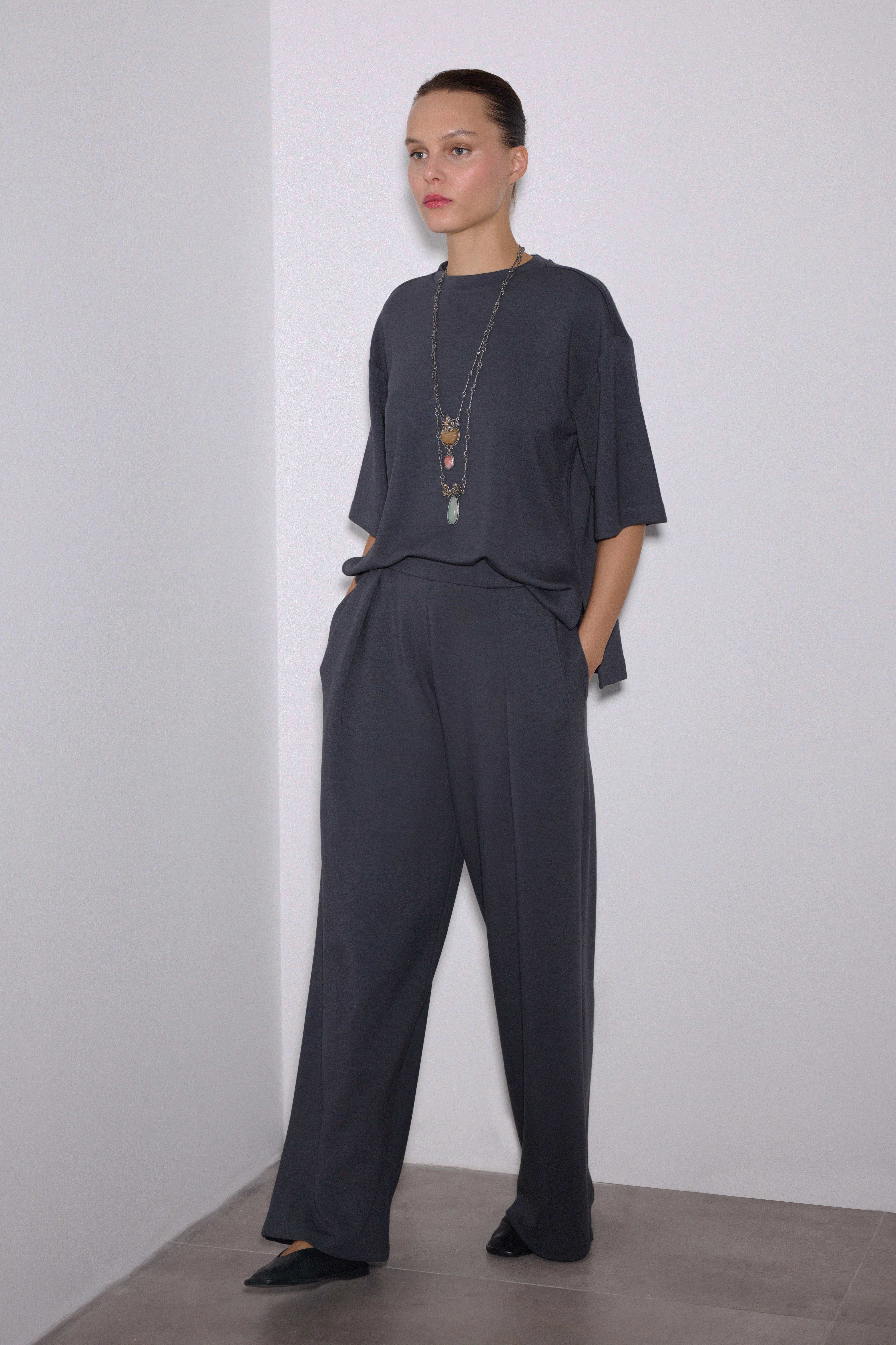 Yırtmaçlı Loose Fit Modal T-Shirt - KARBON