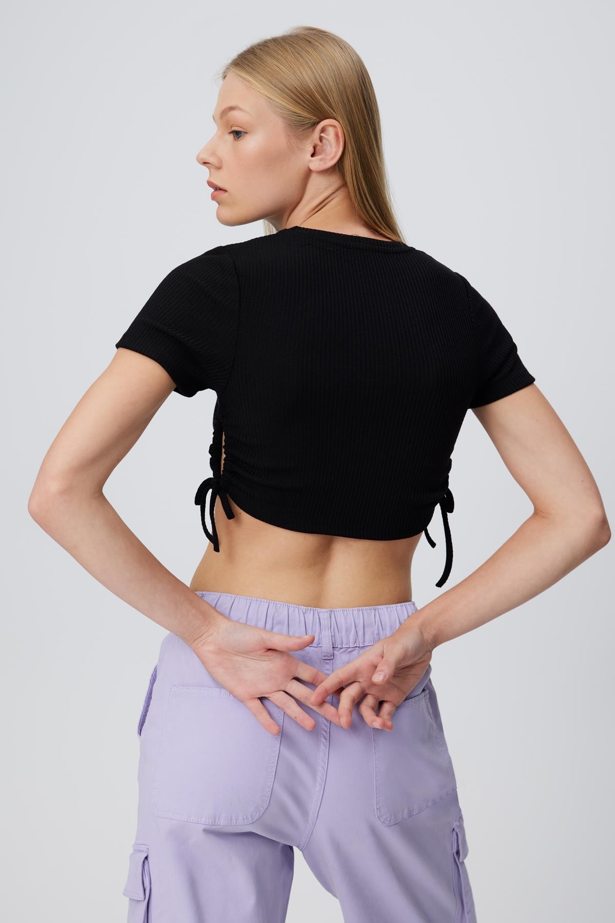 Yan Büzgülü Crop Top
