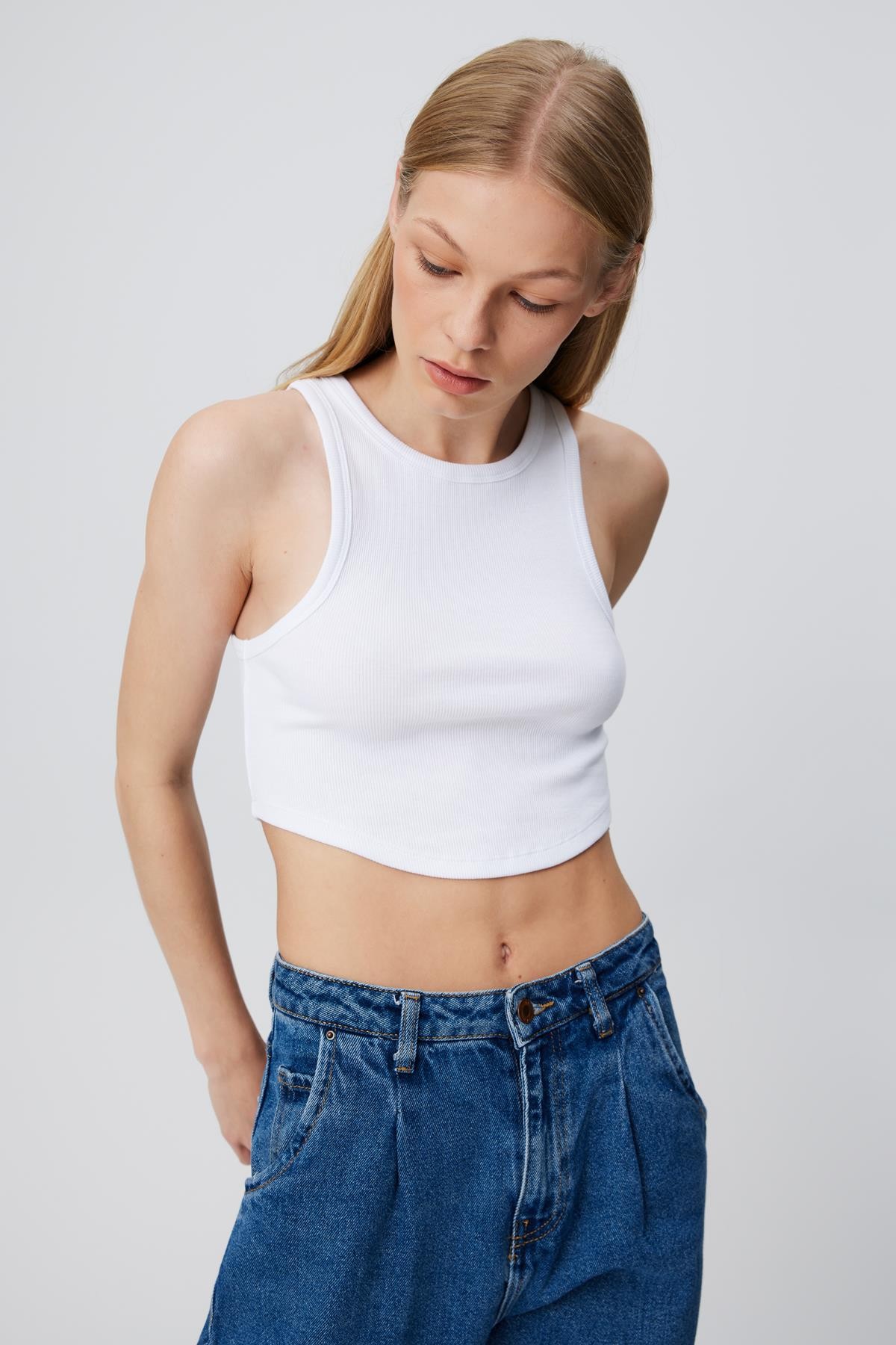 Halter Yaka Crop Top - BEYAZ