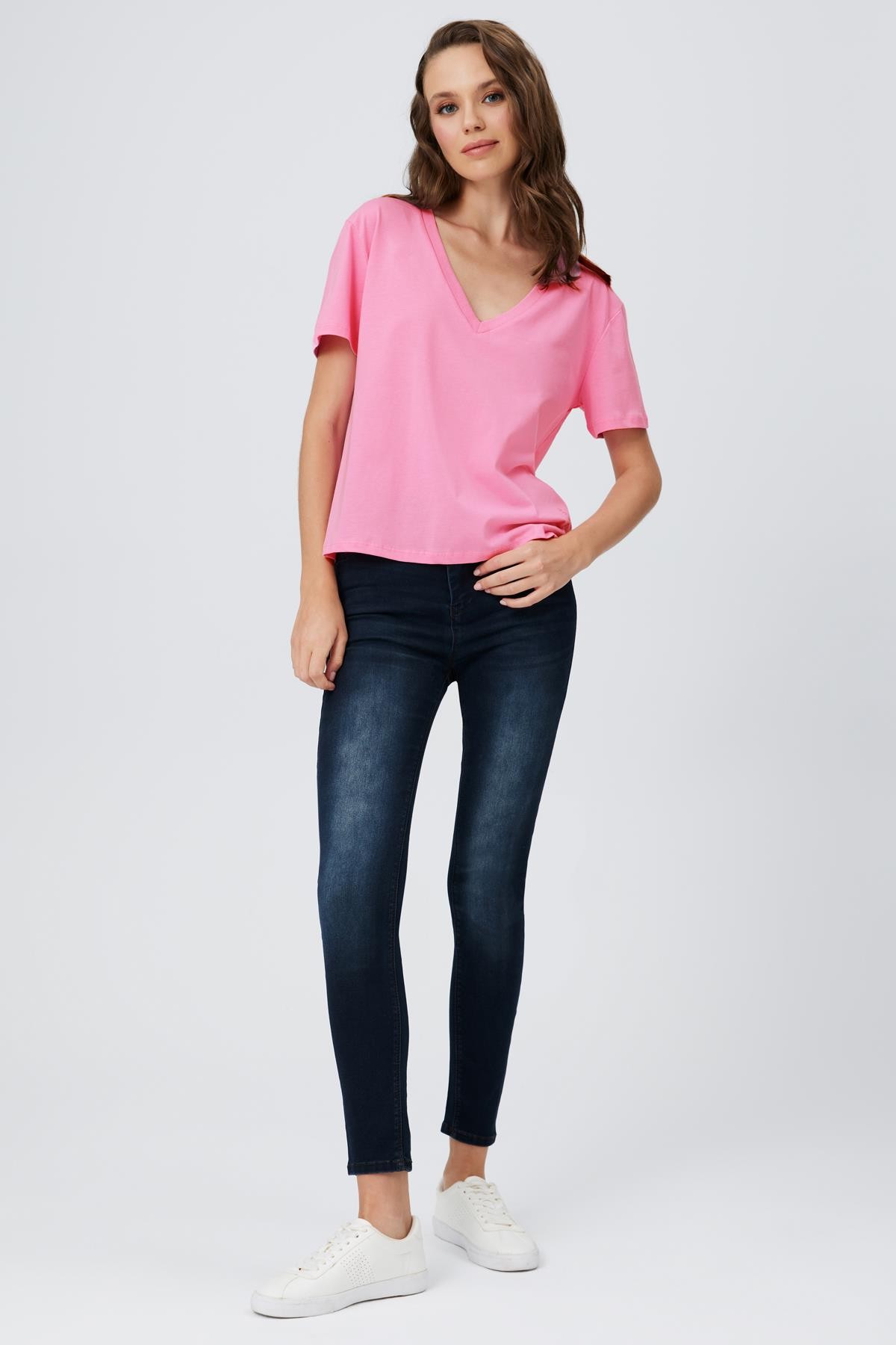 V Yaka Basic Kısa Kol T-Shirt