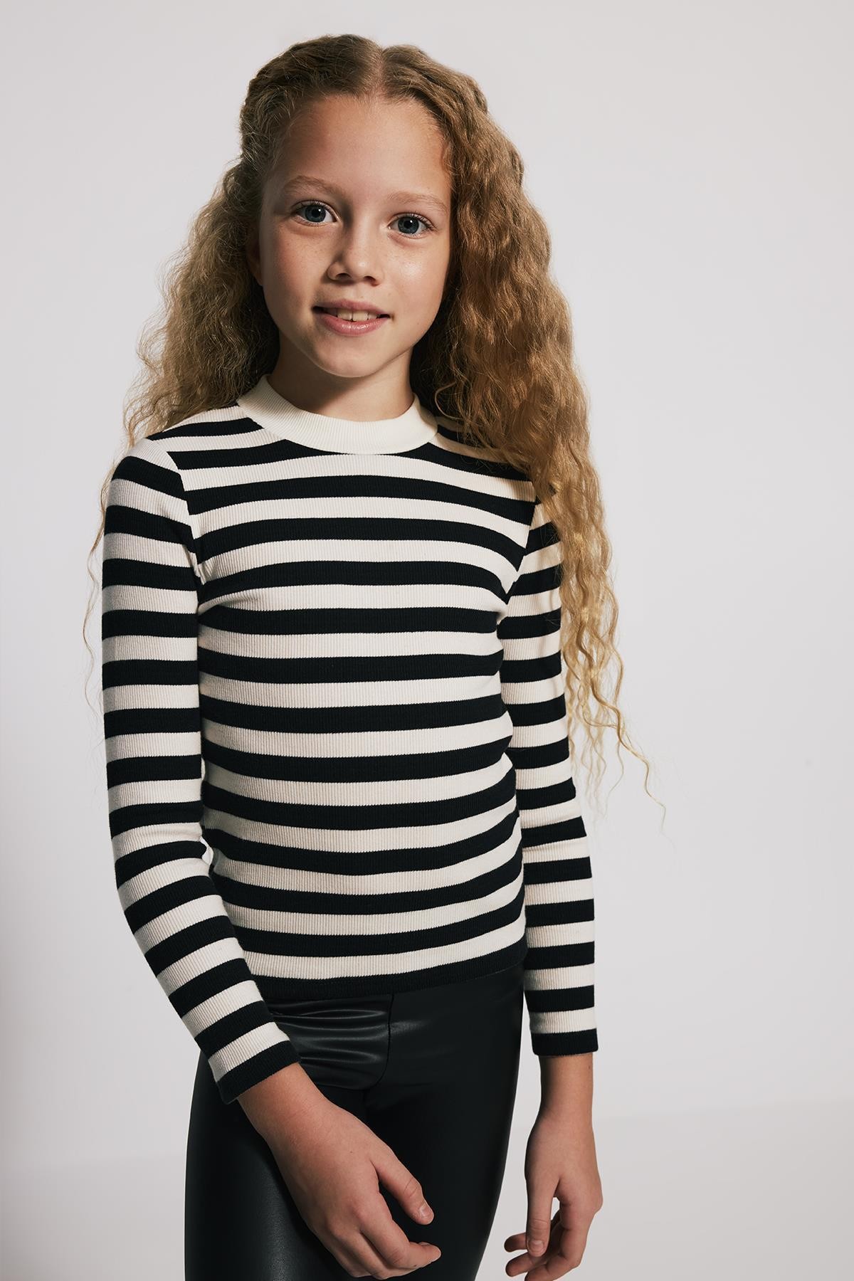 (Kids Girl) Dik Yaka Çizgili Uzun Kol T-shirt - SİYAH ÇİZGİLİ