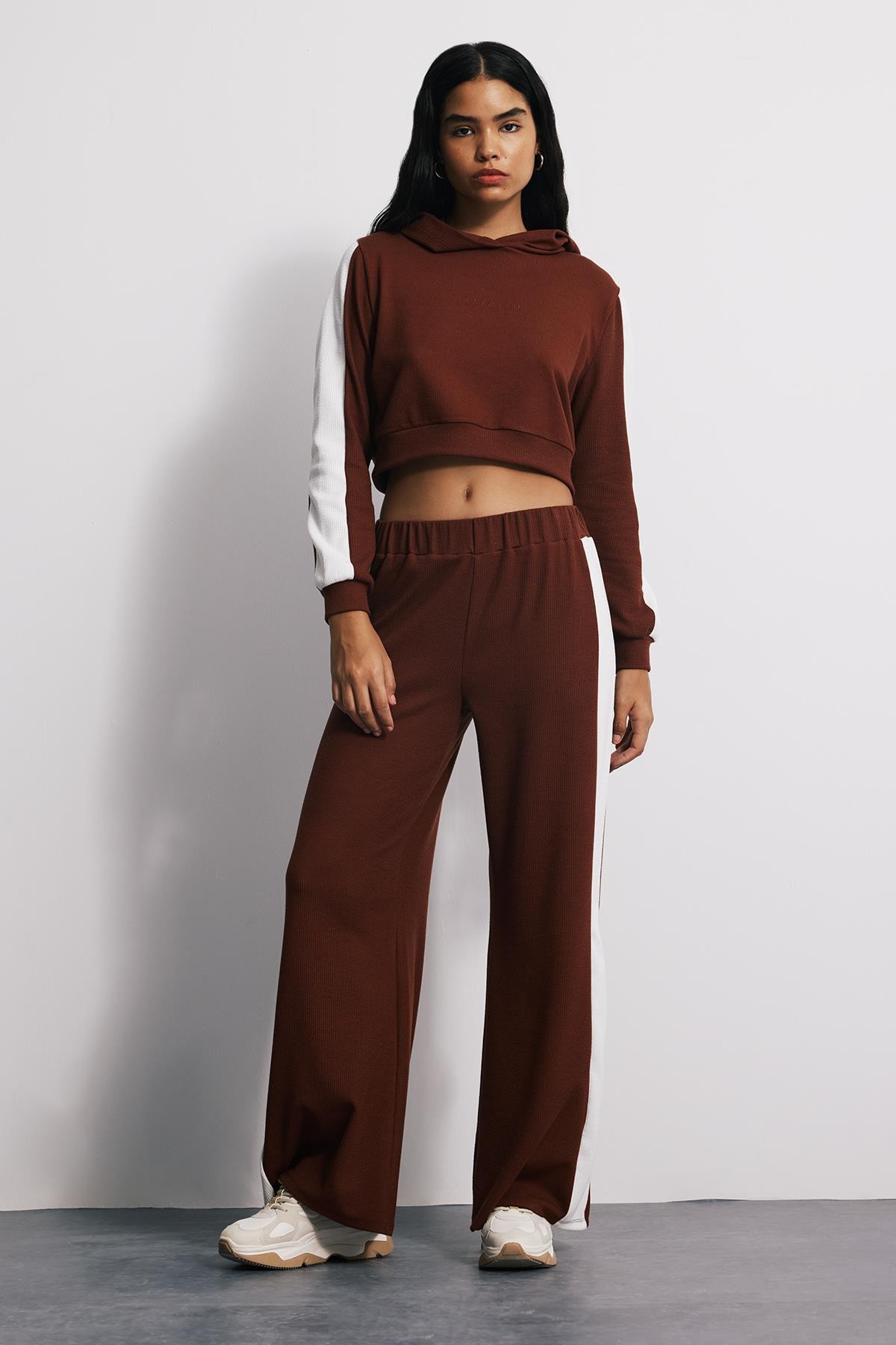 Kapüşonlu Dökümlü Crop Sweatshirt