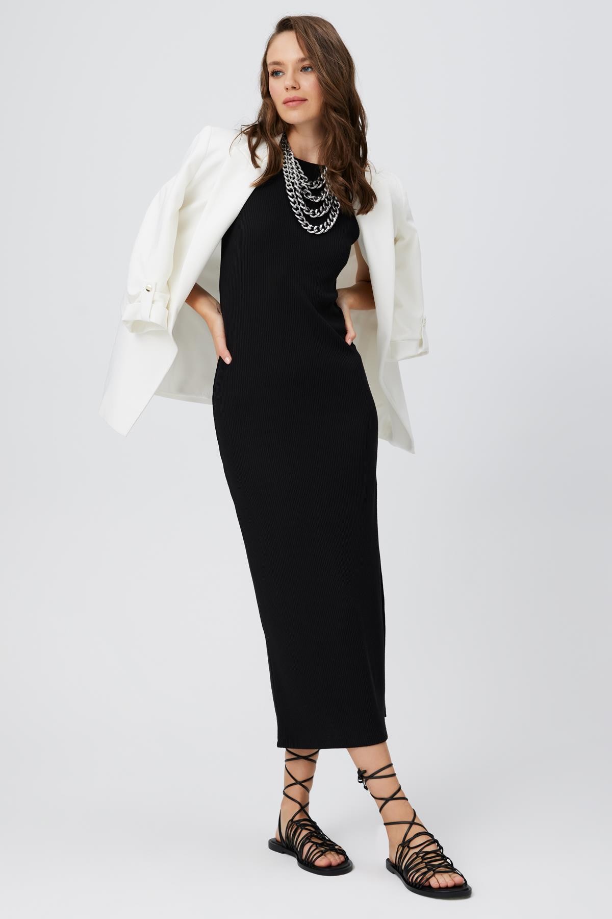 Halter Yaka Yırtmaçlı Basic Midi Elbise