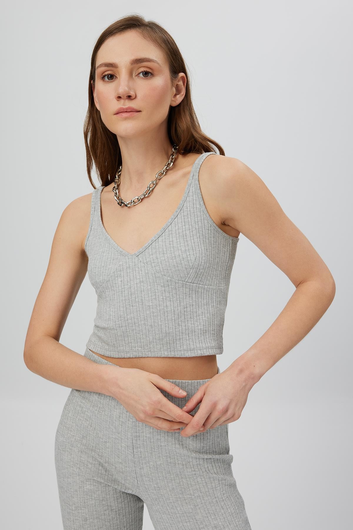 Göğüs Kuplu Kolsuz Crop Top