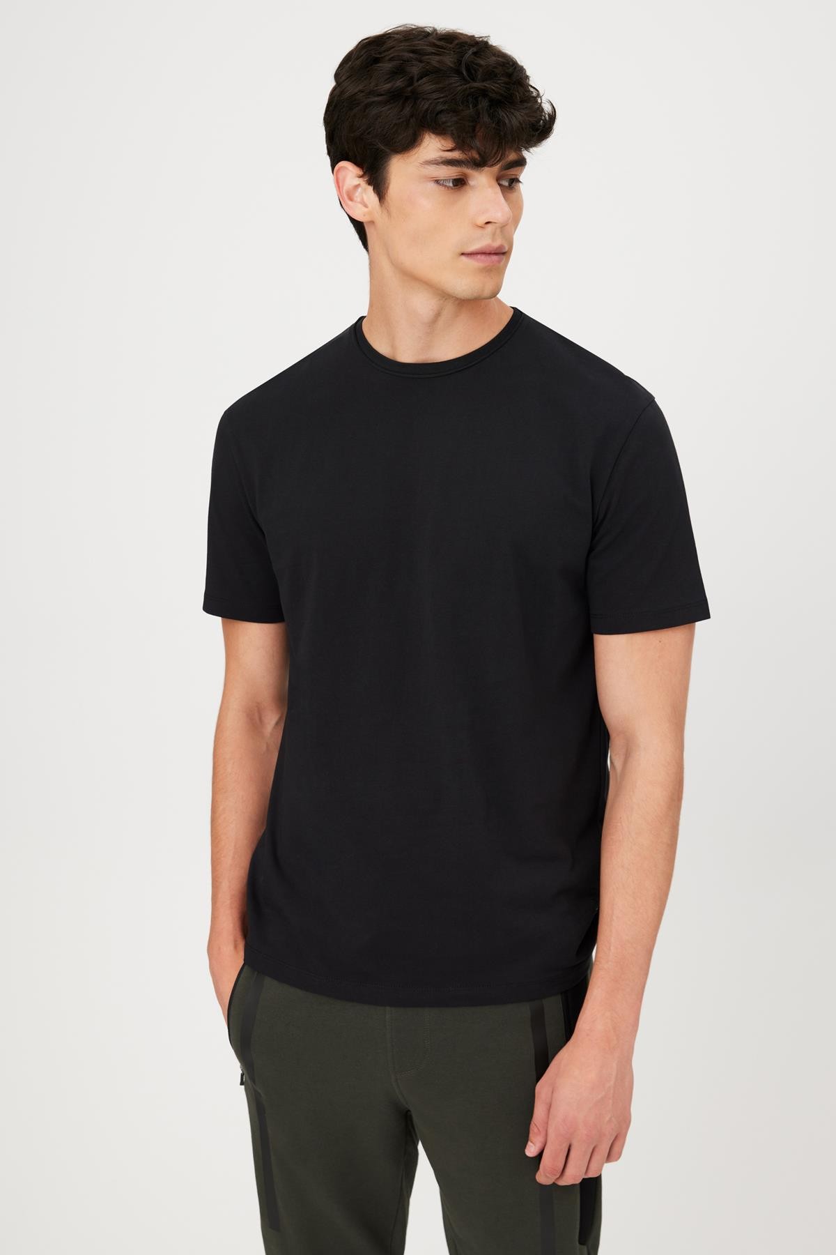 Raw Edge Yaka Basic Comfort Fit T-Shirt - SİYAH