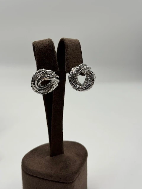 BYZ-2025100 GÜMÜŞ RENK BURGU MODELLİ KÜPE