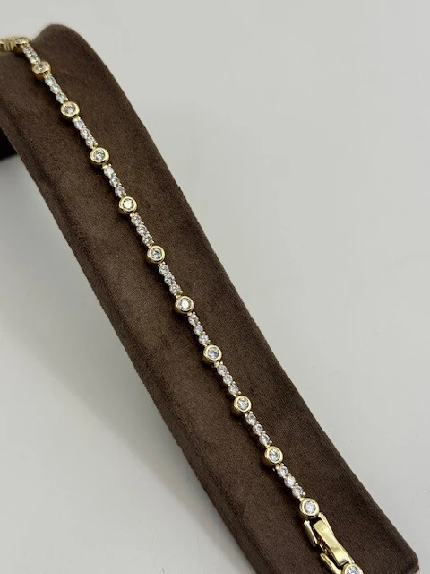 BT-2025165 ORTA TAŞLI BİLEKLİK