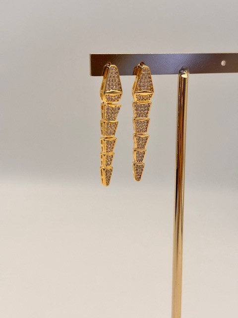 BYZ-2025150 MARKA MODEL GOLD RENK TAŞLI KÜPE