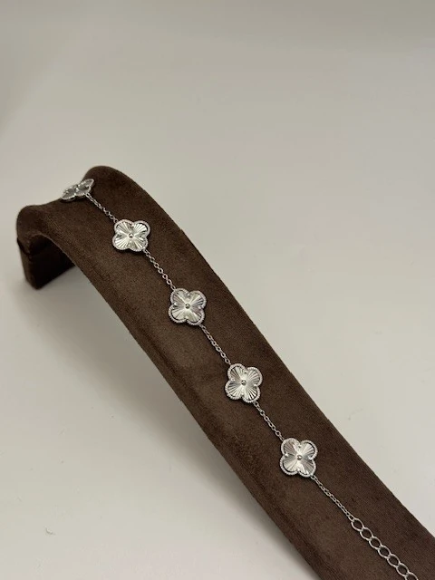 BG-2025150 GÜMÜŞ RENK YONCA BİLEKLİK