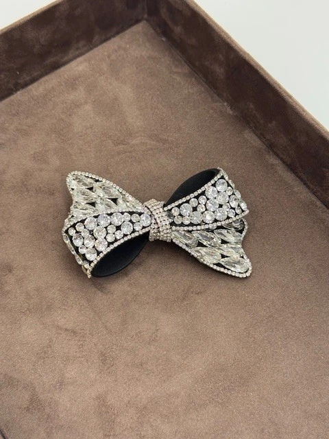 ŞT-2025250 ASİMETRİK TAŞLI TOKA