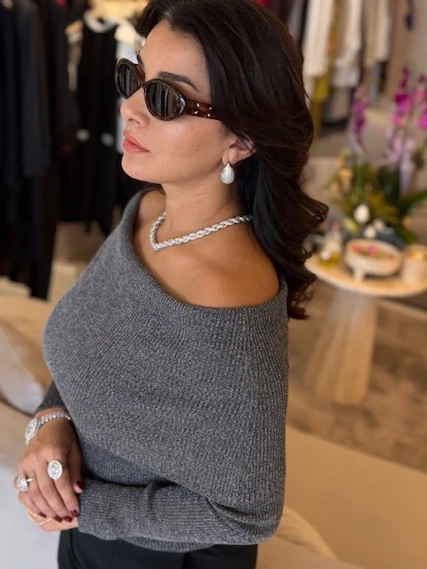 DL-202510808 BARDOT YAKA SİMLİ TRİKO KAZAK GRİ
