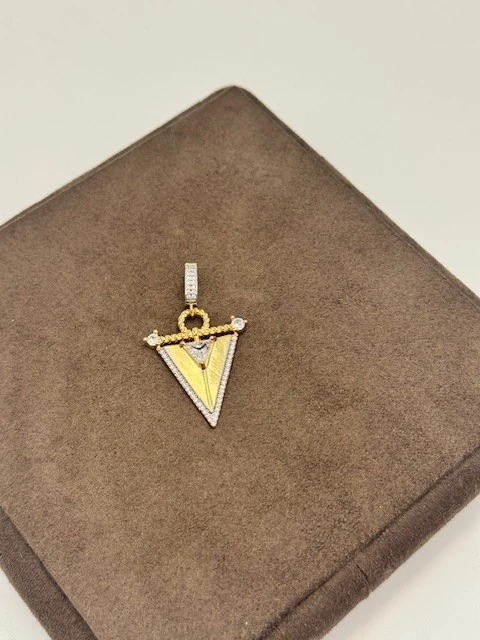 AL-202550 ORTASI TAŞLI ÜÇGEN KOLYE UCU