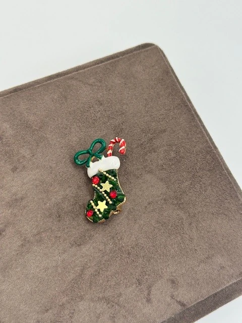 BG-202575 YEŞİL ÇORAP MODEL BROŞ