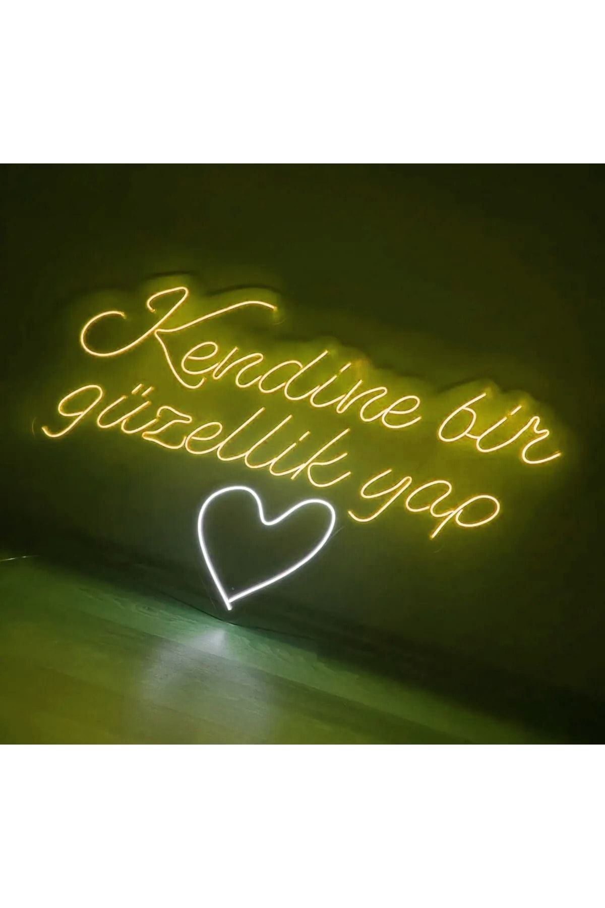 Kendine Bir Güzellik Yap Kuaför Güzellik Merkezi Neon Led Tabela (70x40cm)