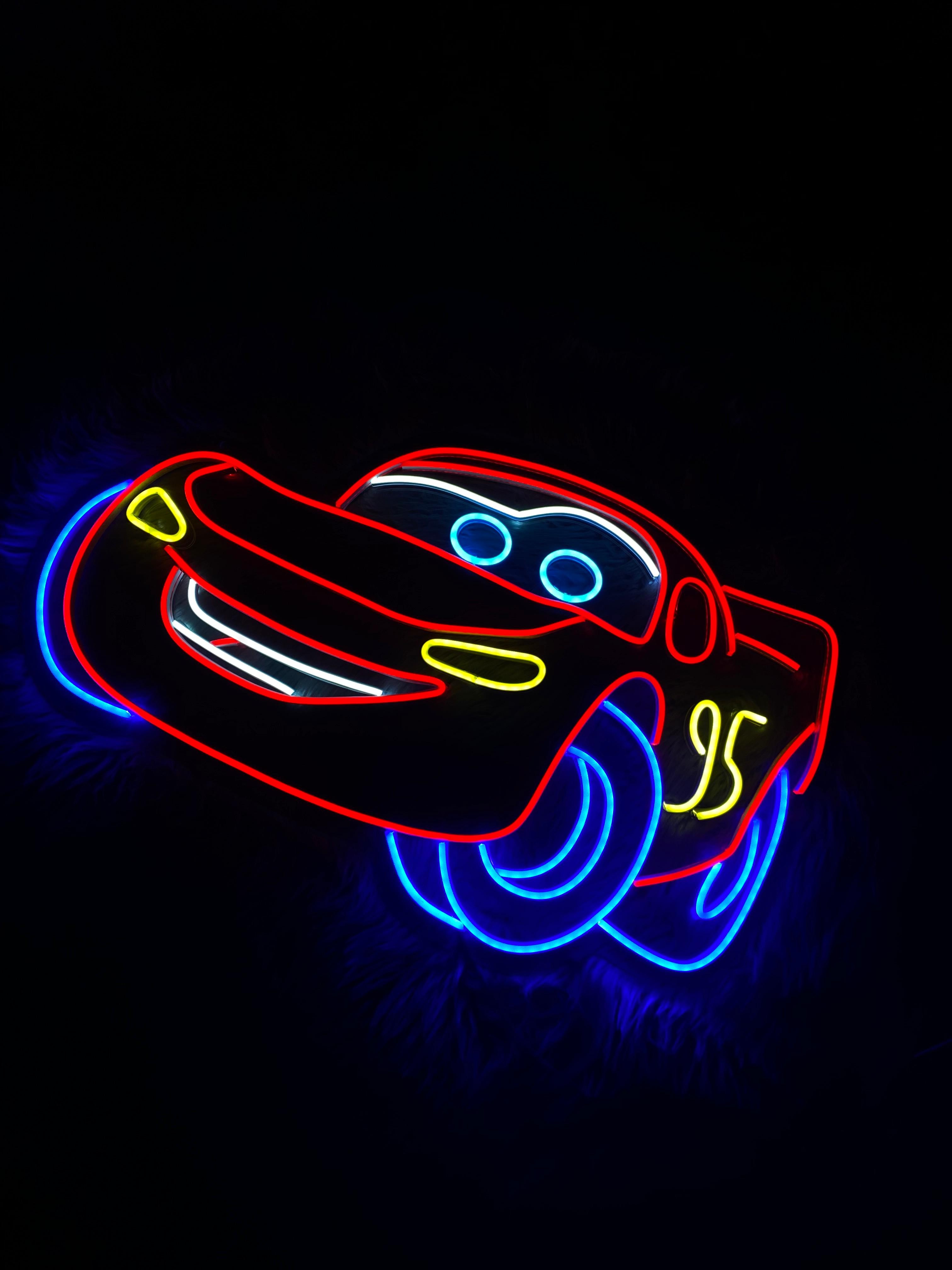 Arabalar Şimşek McQueen Neon Tabela Dekoratif Aydınlatma