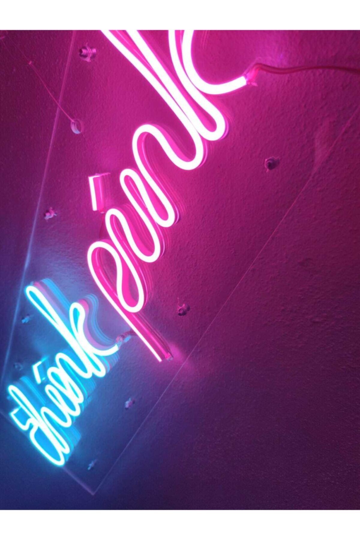 Think Pink Neon Led Dekoratif Duvar Aydınlatması Neon Duvar Yazısı