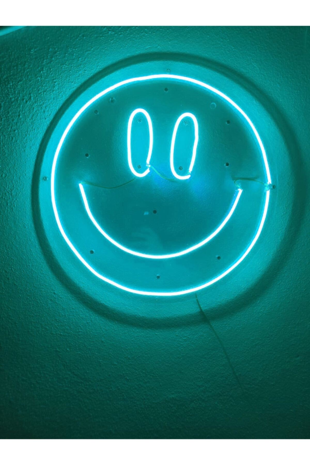 Gülenyüz Neon Emoji Smile Neon Led Dekoratif Duvar Aydınlatması Neon Duvar Yazısı 50x50 Cm