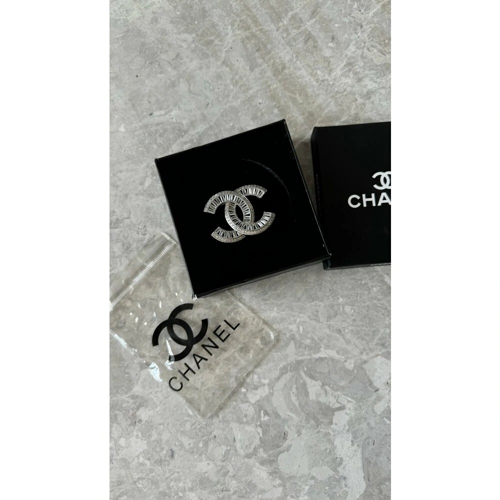 CHANEL Broş