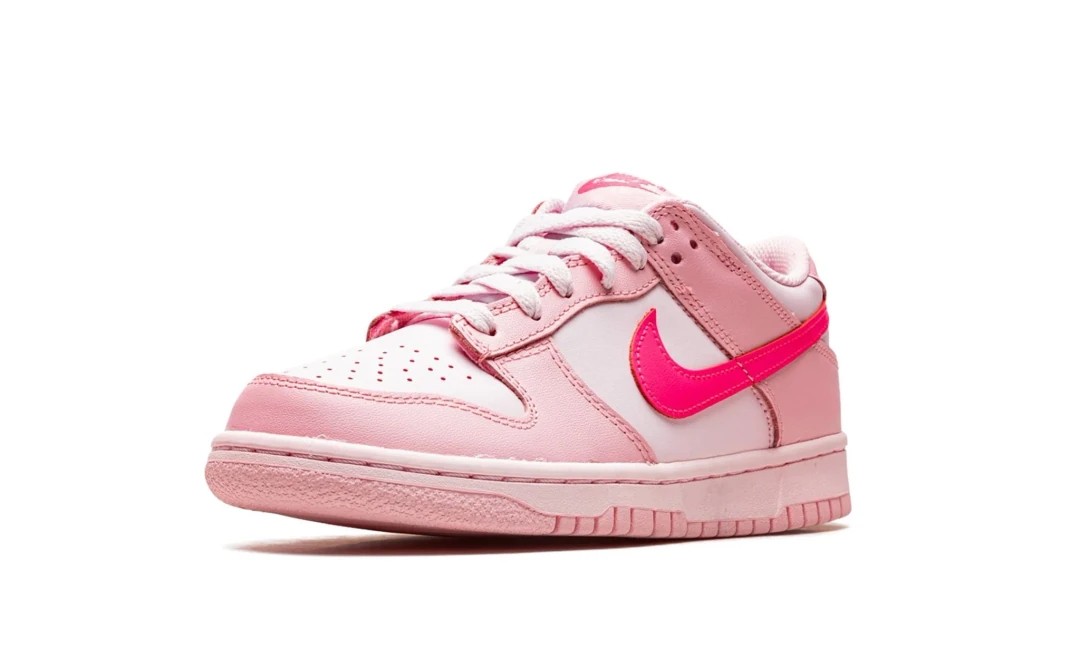 Nike Dunk Triple Pink