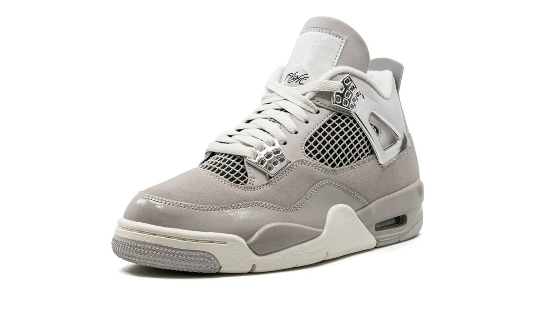Jordan 4 Retro Frozen Moments