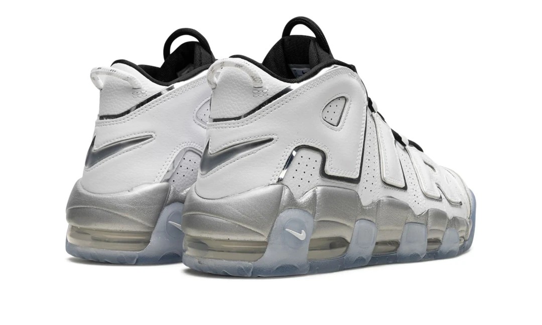 Nike Air More Uptempo Combines “Metallic Silver”