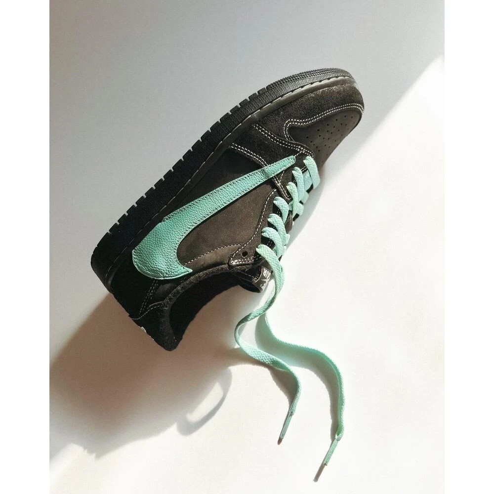 Travis Scott x Air Jordan 1 Low “Tiffany”
