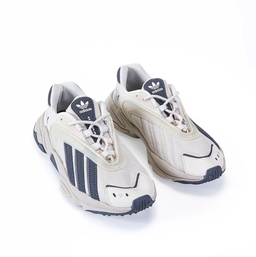 Adidas Oztral