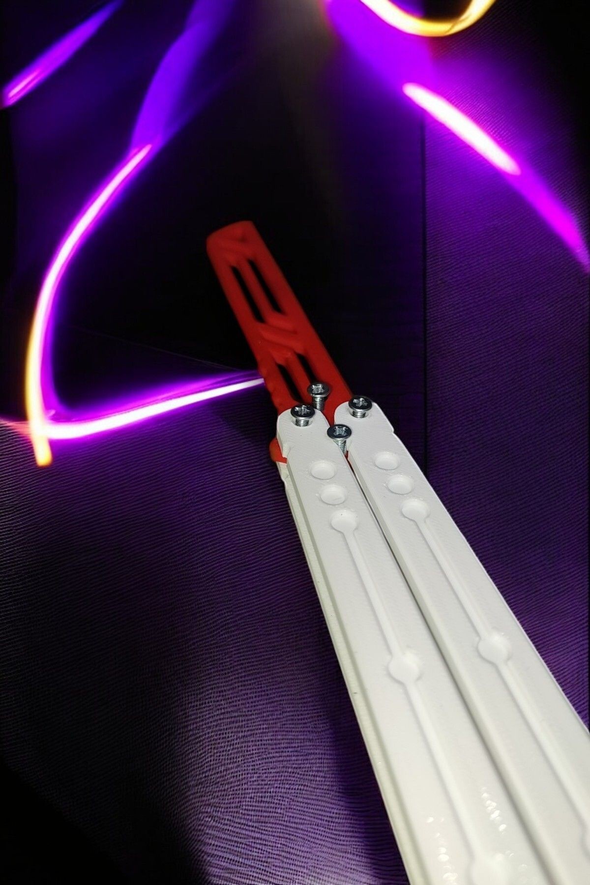 Kelebek Antrenman Alıştırma Bıçağı – Plastik Butterfly Knife (BEYAZ VE KIRMIZI)