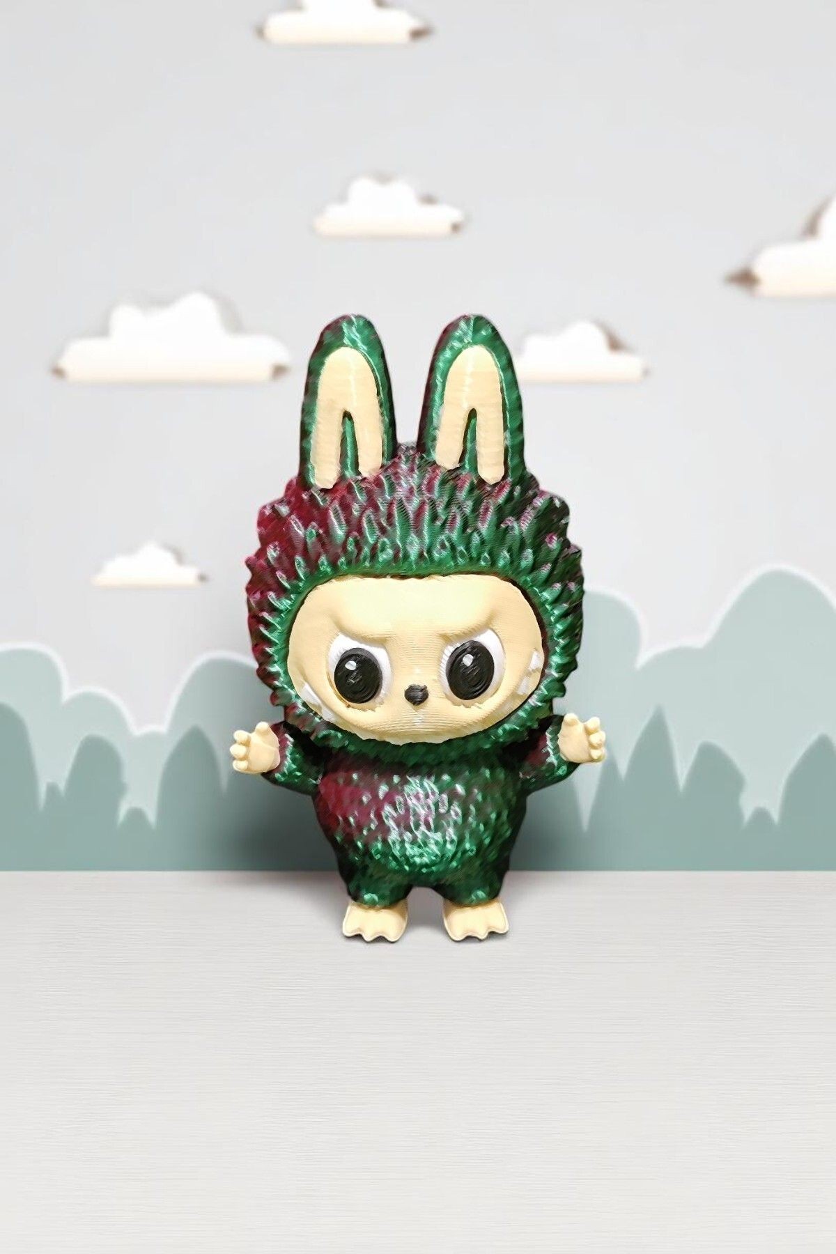 Labubu Renk Geçişli (Yeşil ve Kırmızı) Figür 10 cm Plastik - Hediyelik Dekorasyon