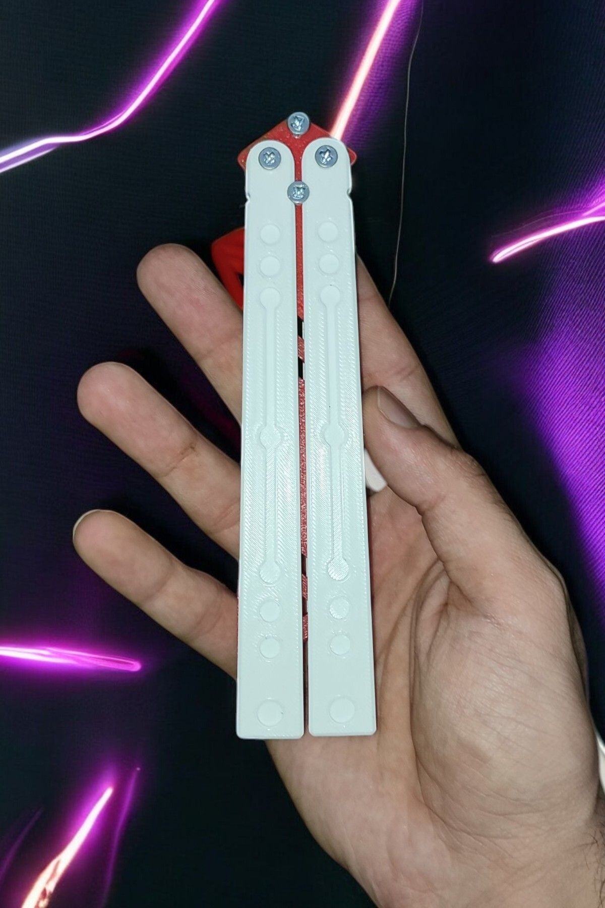 Kelebek Antrenman Alıştırma Bıçağı – Plastik Butterfly Knife (BEYAZ VE KIRMIZI)