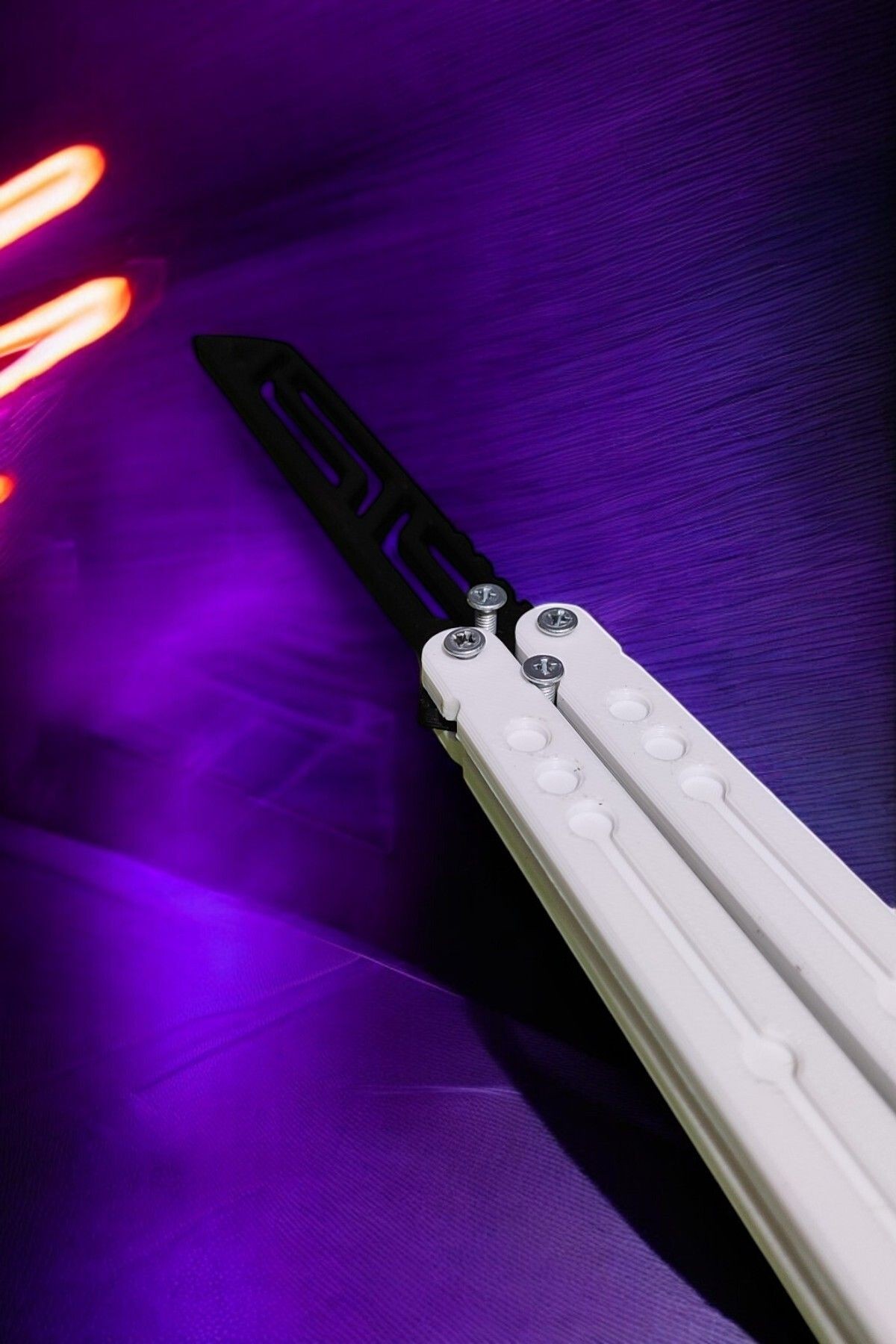 Kelebek Antrenman Alıştırma Bıçağı – Plastik Butterfly Knife (Beyaz ve Siyah)