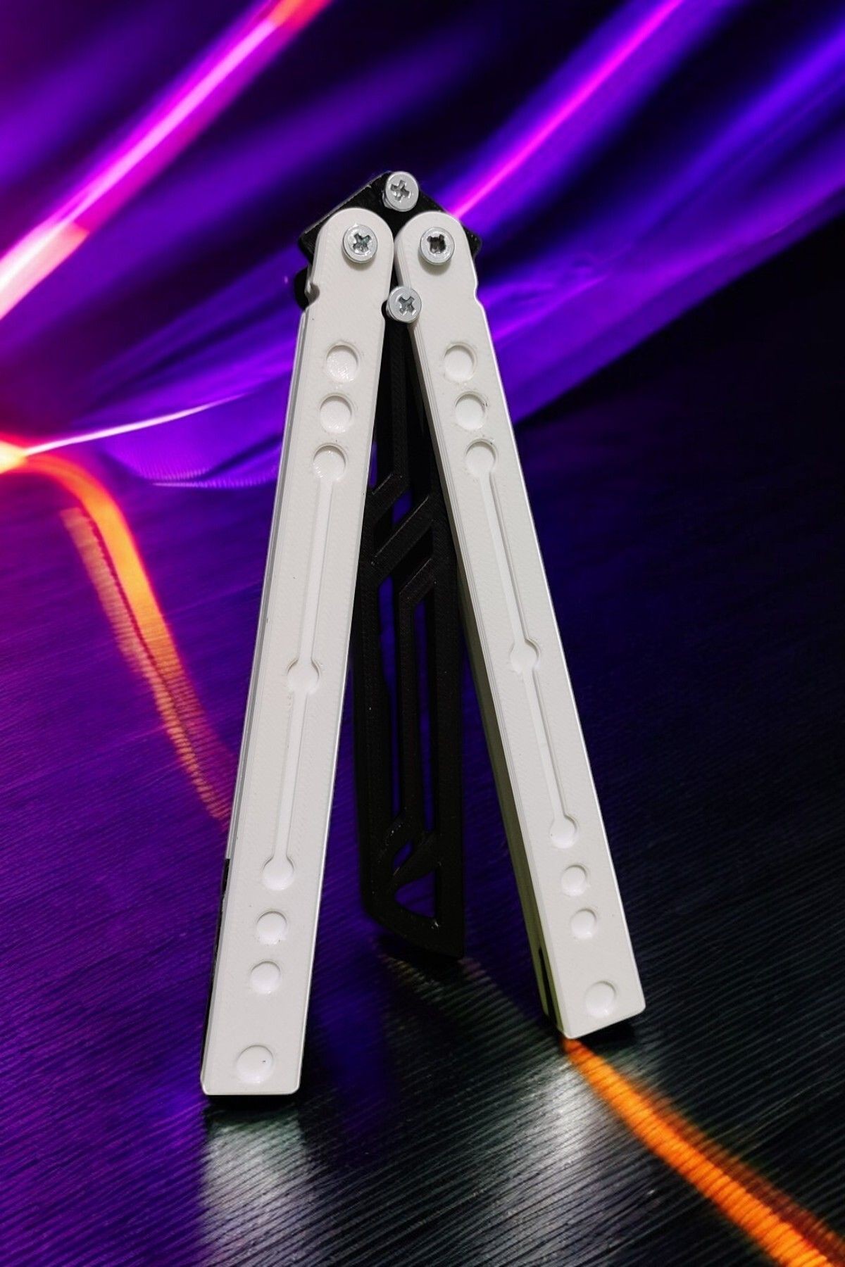 Kelebek Antrenman Alıştırma Bıçağı – Plastik Butterfly Knife (Beyaz ve Siyah)