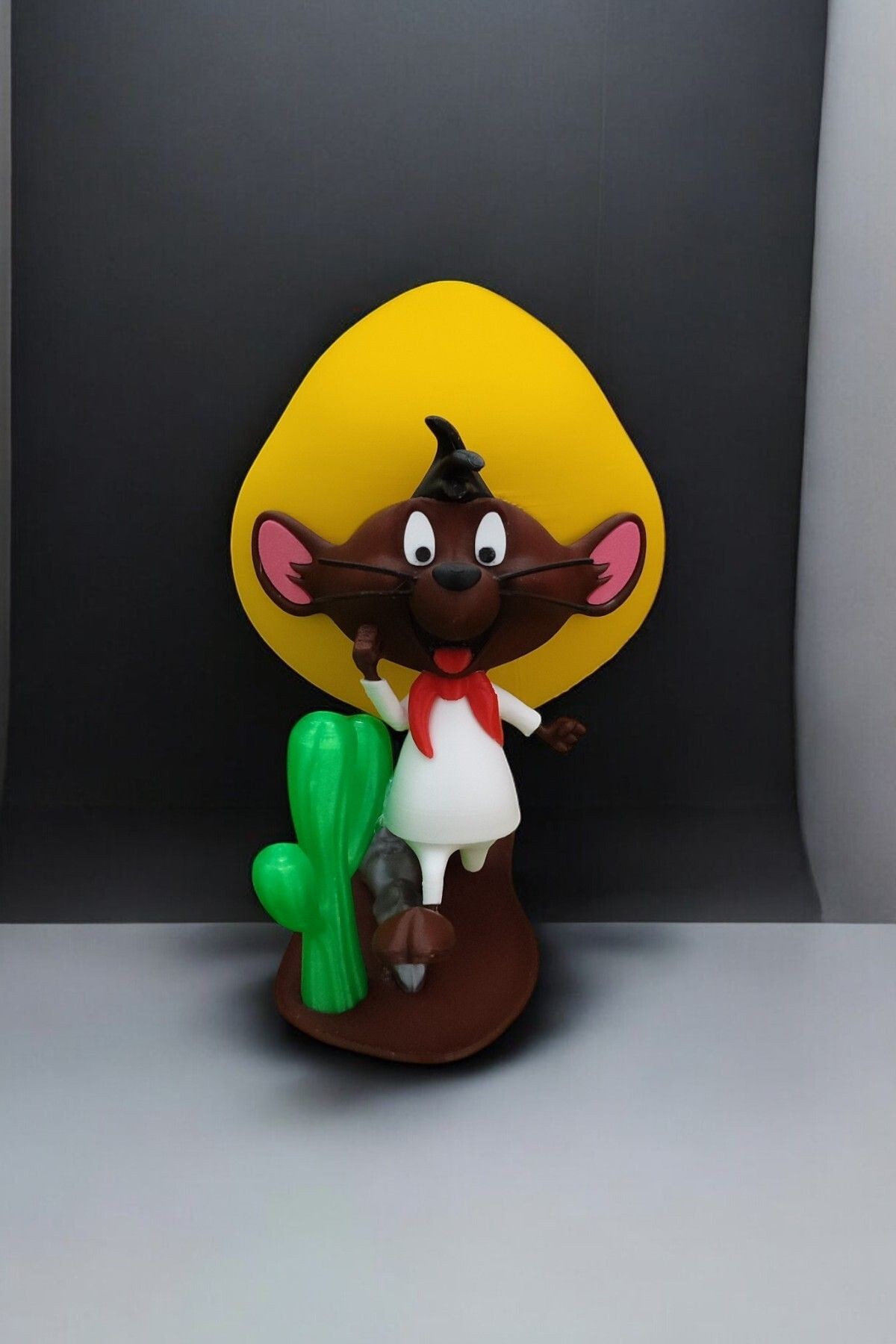 Speedy Gonzales (Hızlı Gonzales) Masaüstü Figür - 15 cm Yükseklik ve Renkli Baskı