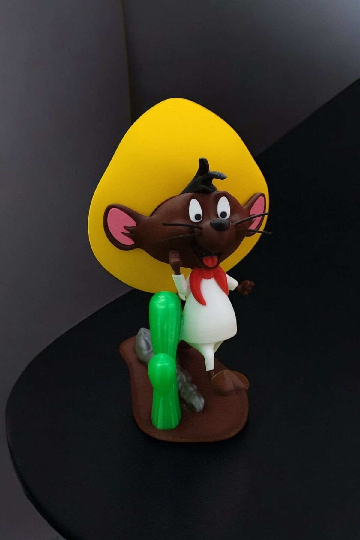 Speedy Gonzales (Hızlı Gonzales) Masaüstü Figür - 15 cm Yükseklik ve Renkli Baskı