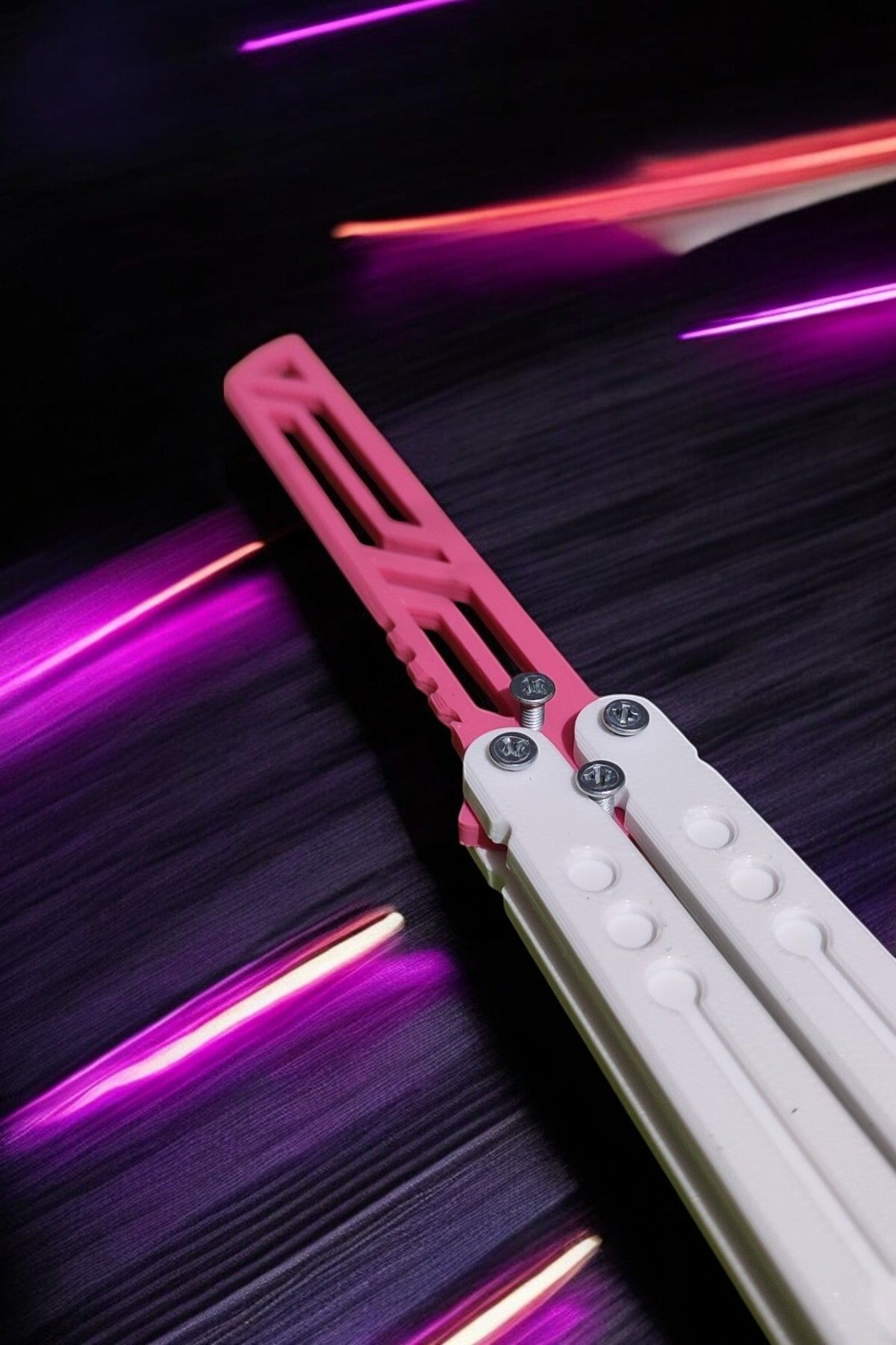 Kelebek Antrenman Alıştırma Bıçağı – Plastik Butterfly Knife (Beyaz ve Pembe)