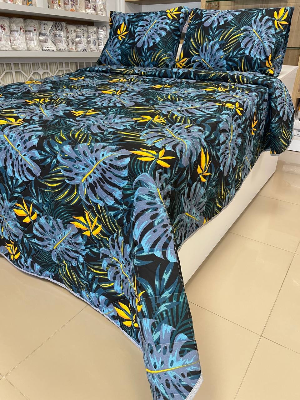 Modern Tarz Çift Kişilik Battal Boy Yatak Örtüsü Seti – 230x250 cm | 2 Adet Yastık Kılıfı (50x70 cm) - MONESTERA İNDİGO