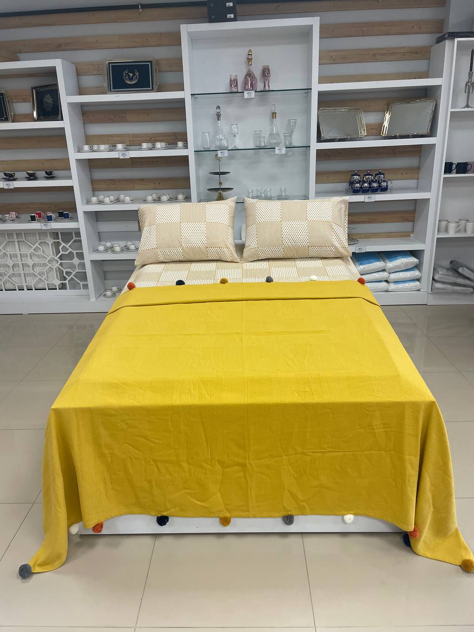 Çift Kişilik Çeyizlik Kutulu Ponponlu Pike Takımı - hardal