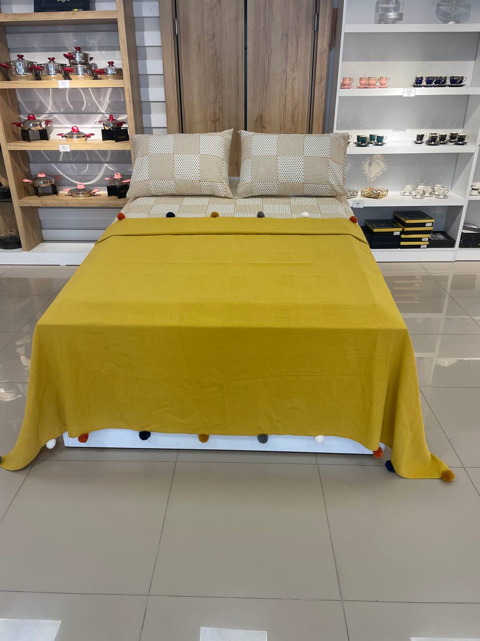 Çift Kişilik Çeyizlik Kutulu Ponponlu Pike Takımı