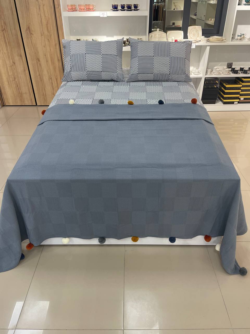 Çift Kişilik Çeyizlik Kutulu Ponponlu Pike Takımı - gri̇