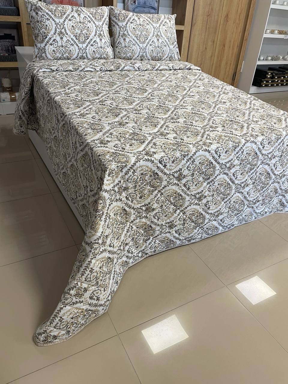 Modern Tarz Çift Kişilik Battal Boy Yatak Örtüsü Seti – 230x250 cm | 2 Adet Yastık Kılıfı (50x70 cm)