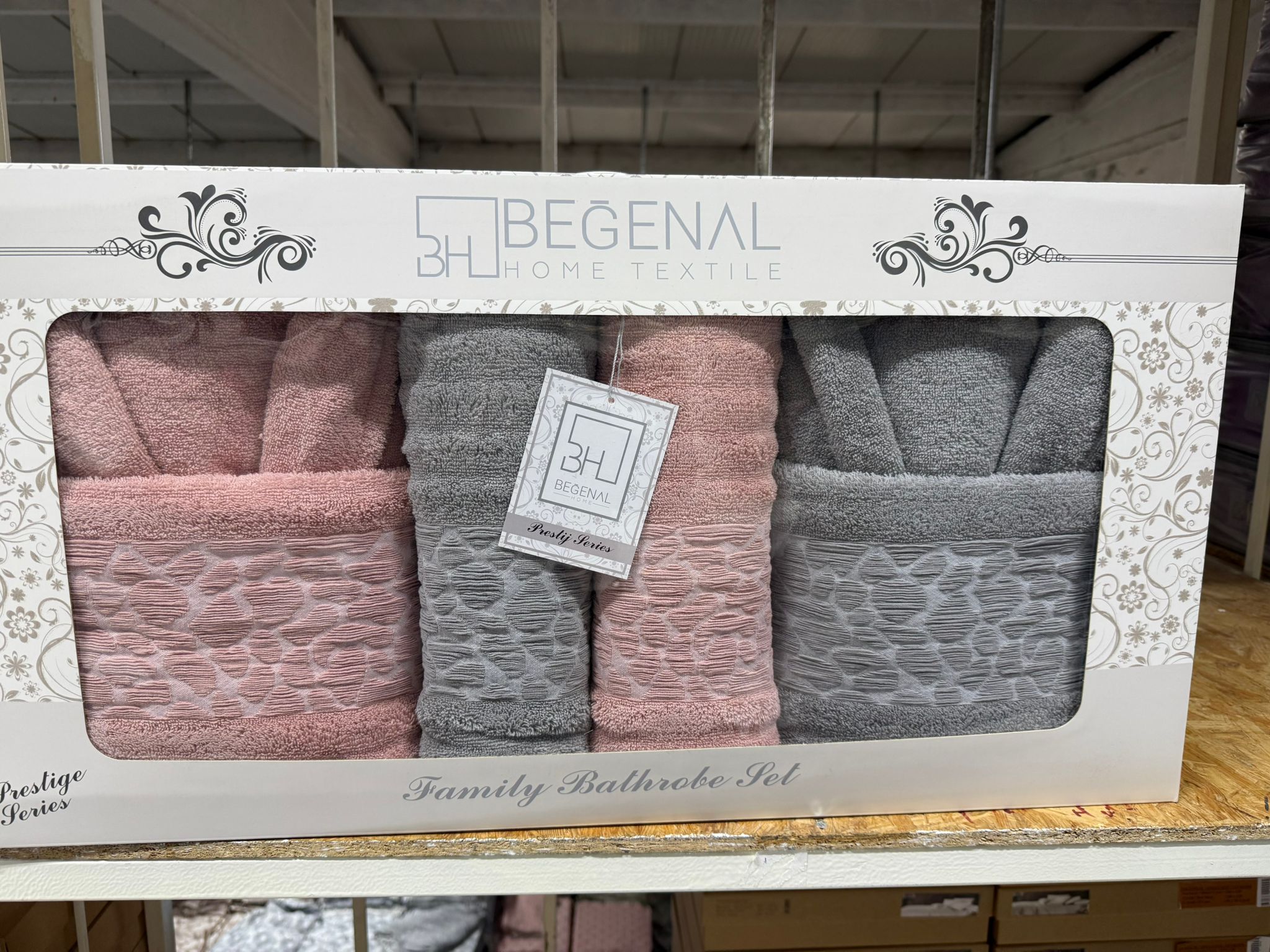 Prestije Jakarlı Taş 6 Parça Aile Bornoz Seti