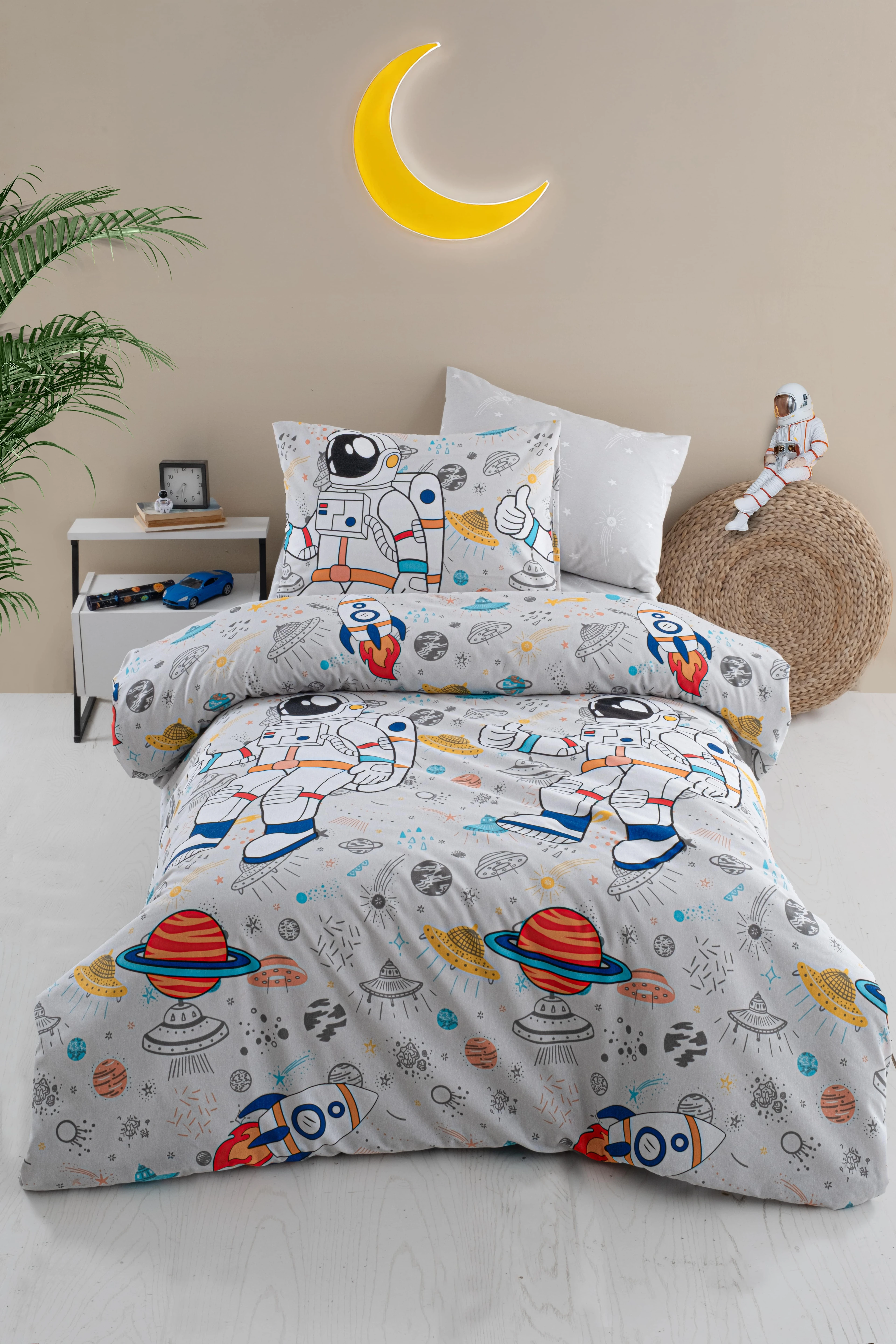 Tek Kişilik Ranforce Pamuklu Lastikli Çarşaflı Nevresim Takımı - Astronot