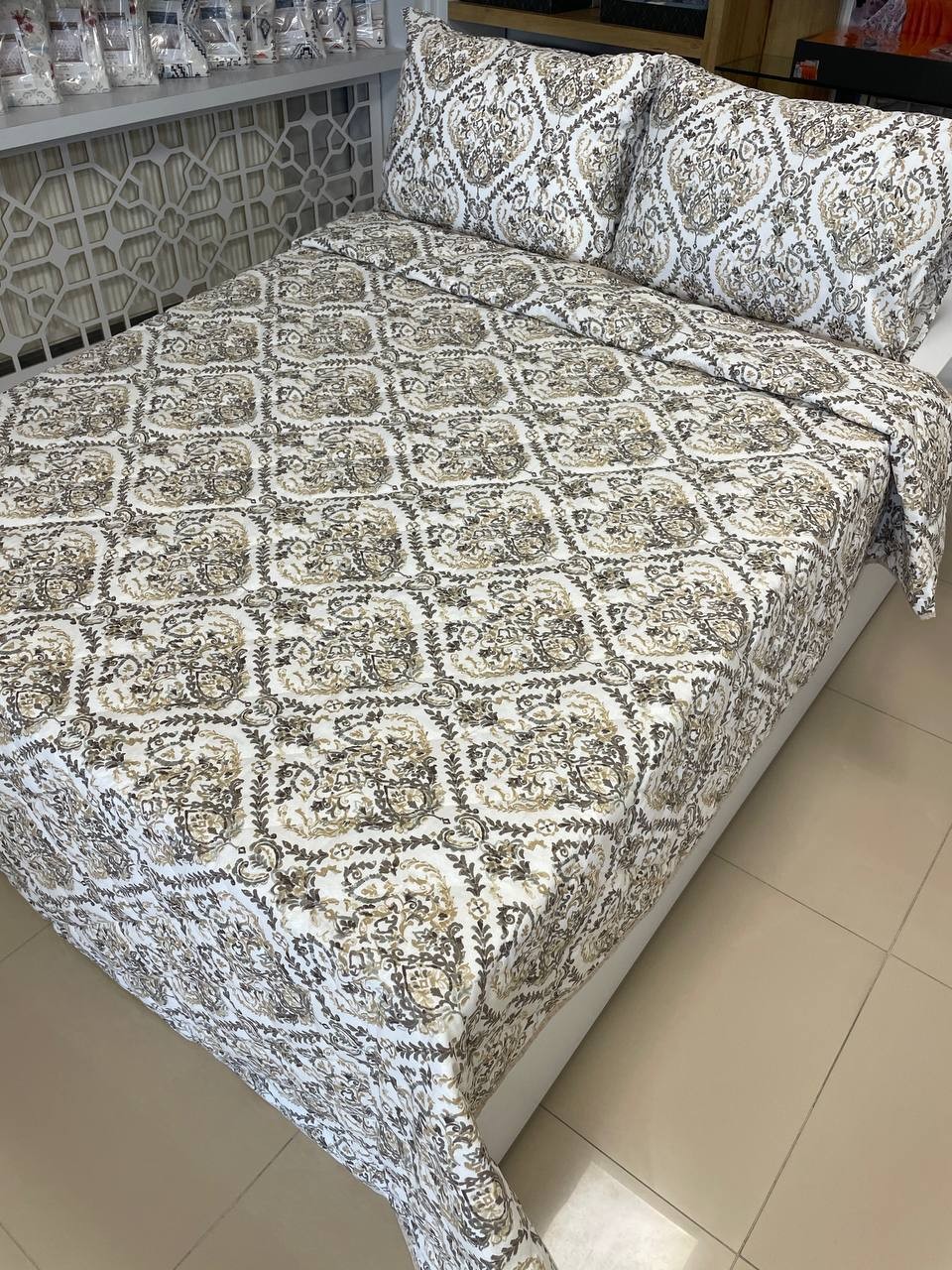 Modern Tarz Çift Kişilik Battal Boy Yatak Örtüsü Seti – 230x250 cm | 2 Adet Yastık Kılıfı (50x70 cm) - AKSU BEJ