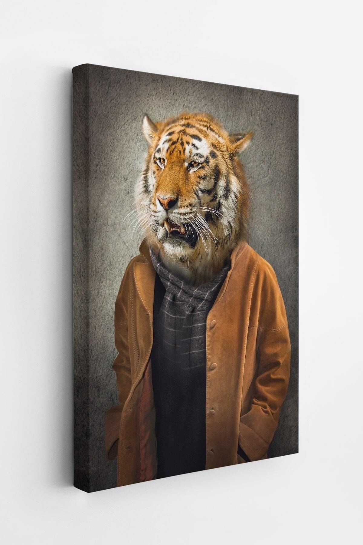 Kaplan Adam Dekoratif Kanvas Duvar Tablosu