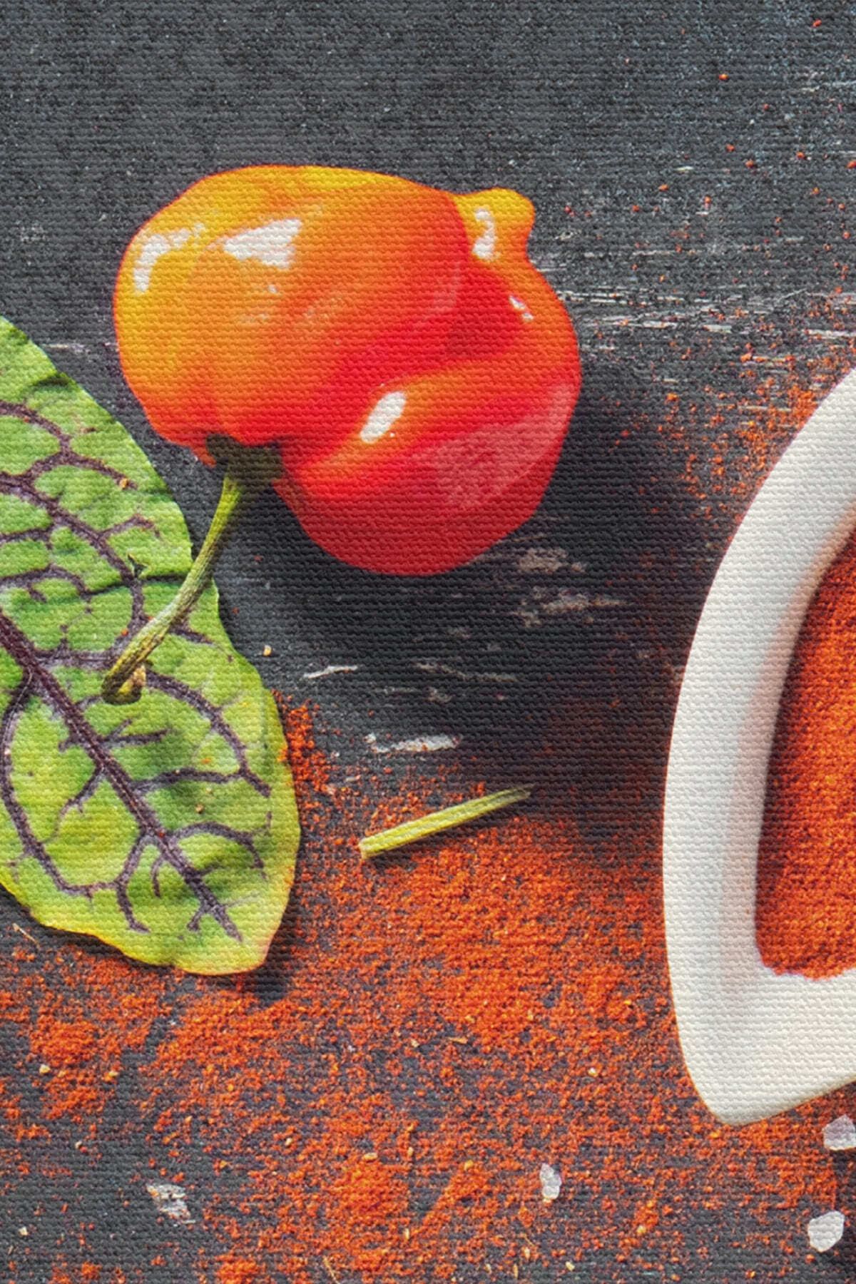 Mutfak Masasındaki Baharatlar Dekoratif Kanvas Duvar Tablosu