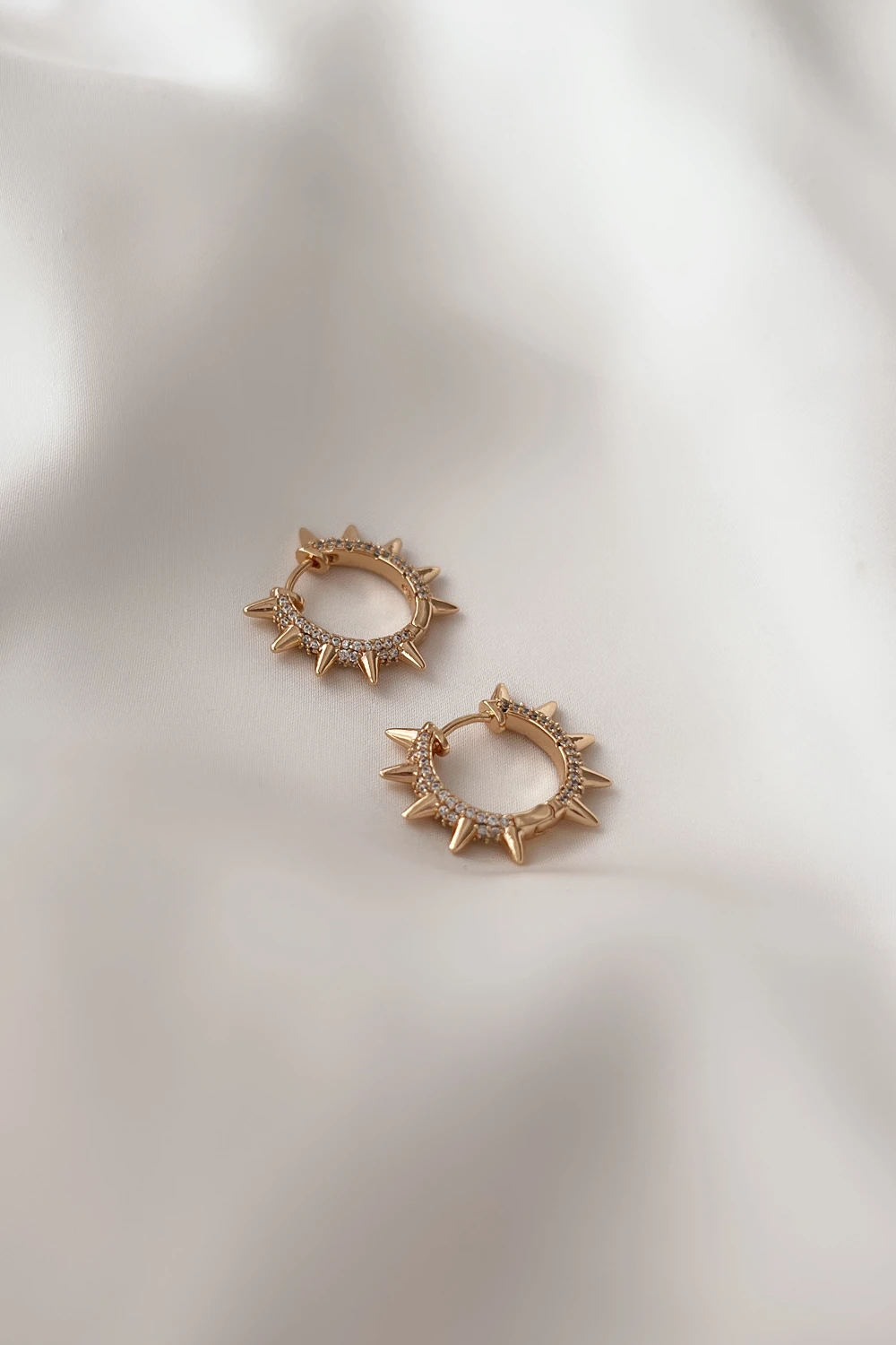 Esfera Delicada Özel Seri Küpe