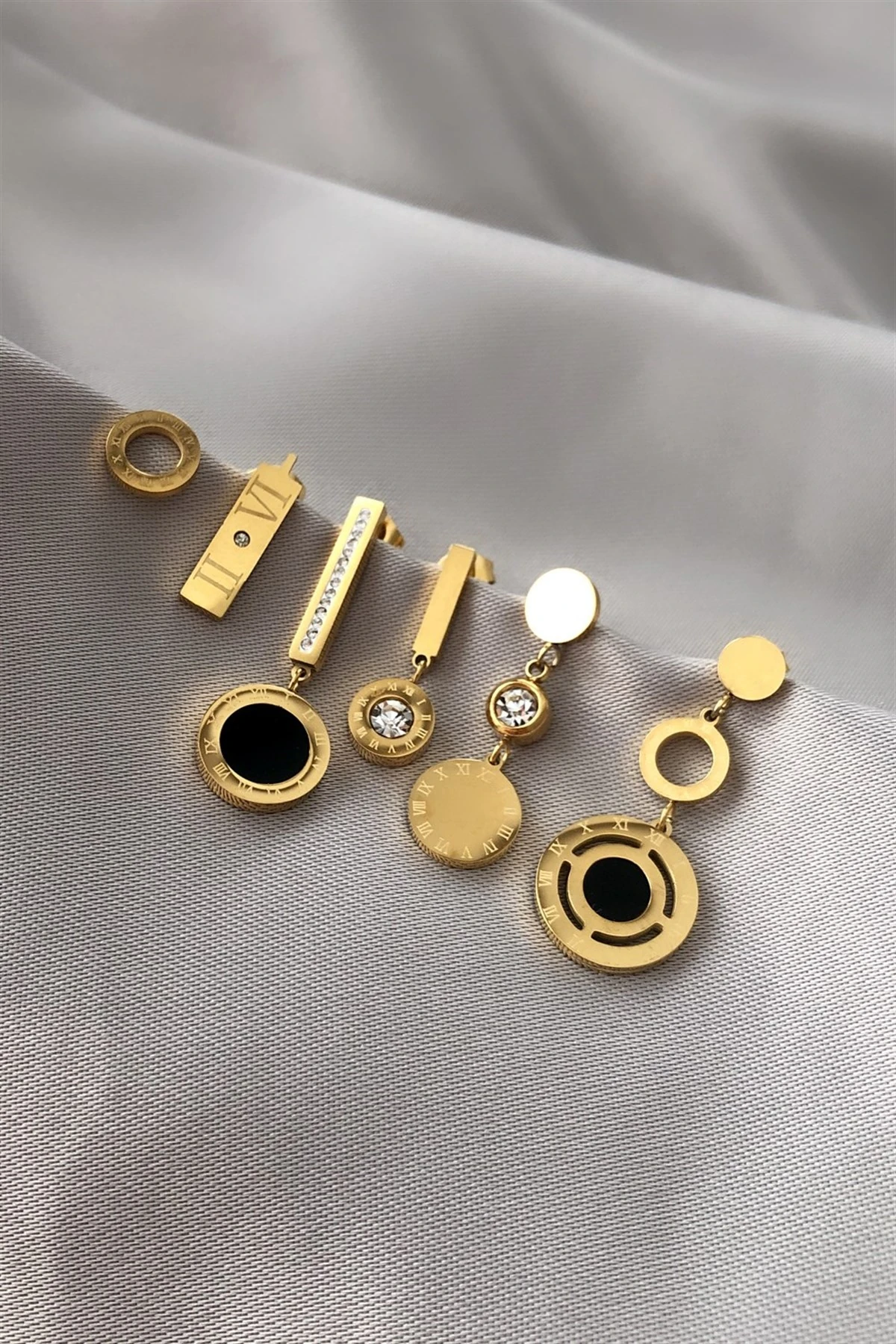 Roma Rakamlı Çelik Küpe Seti