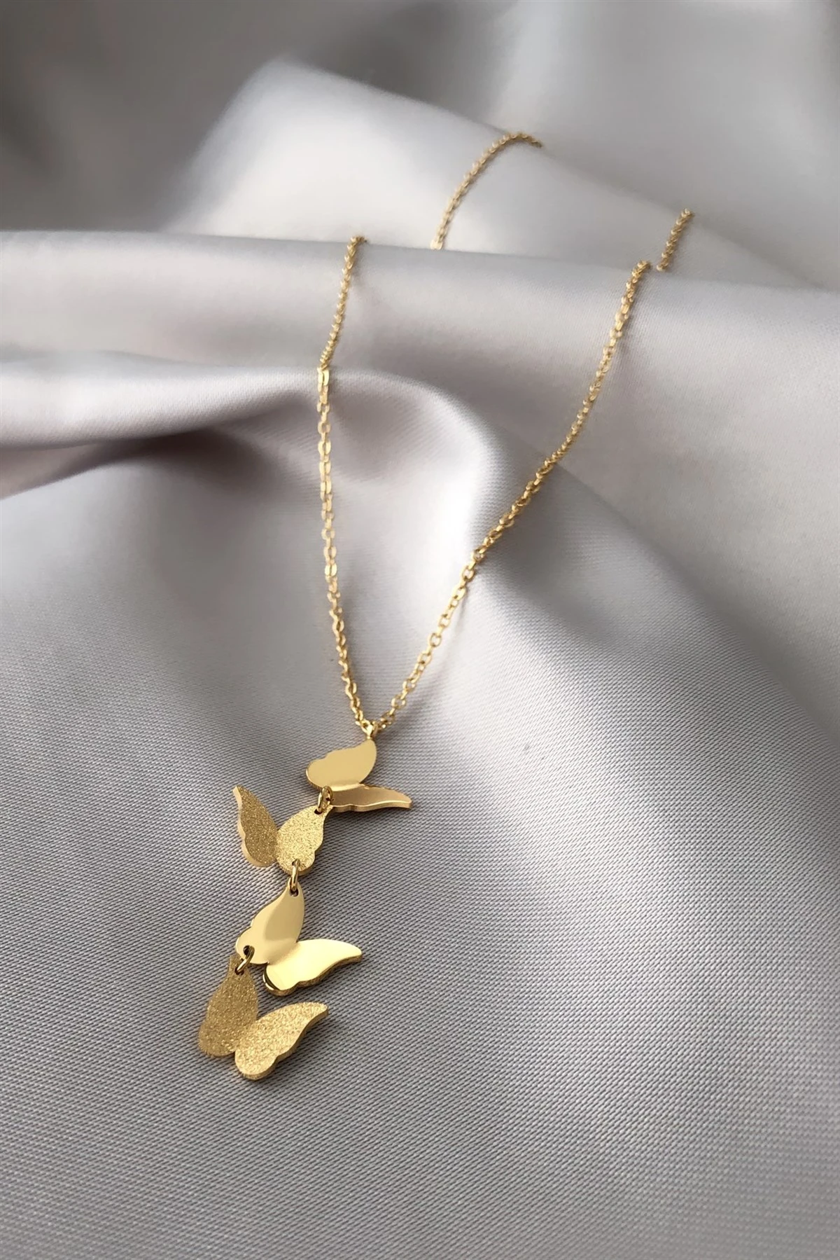 Kelebekli Çelik Kolye