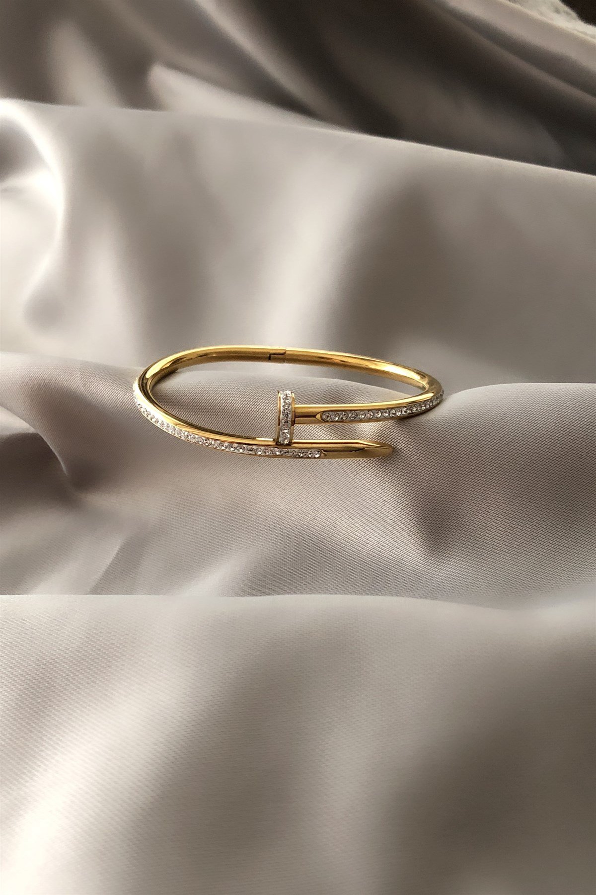 Zirkon Taşlı Çivi Kelepçe Bileklik