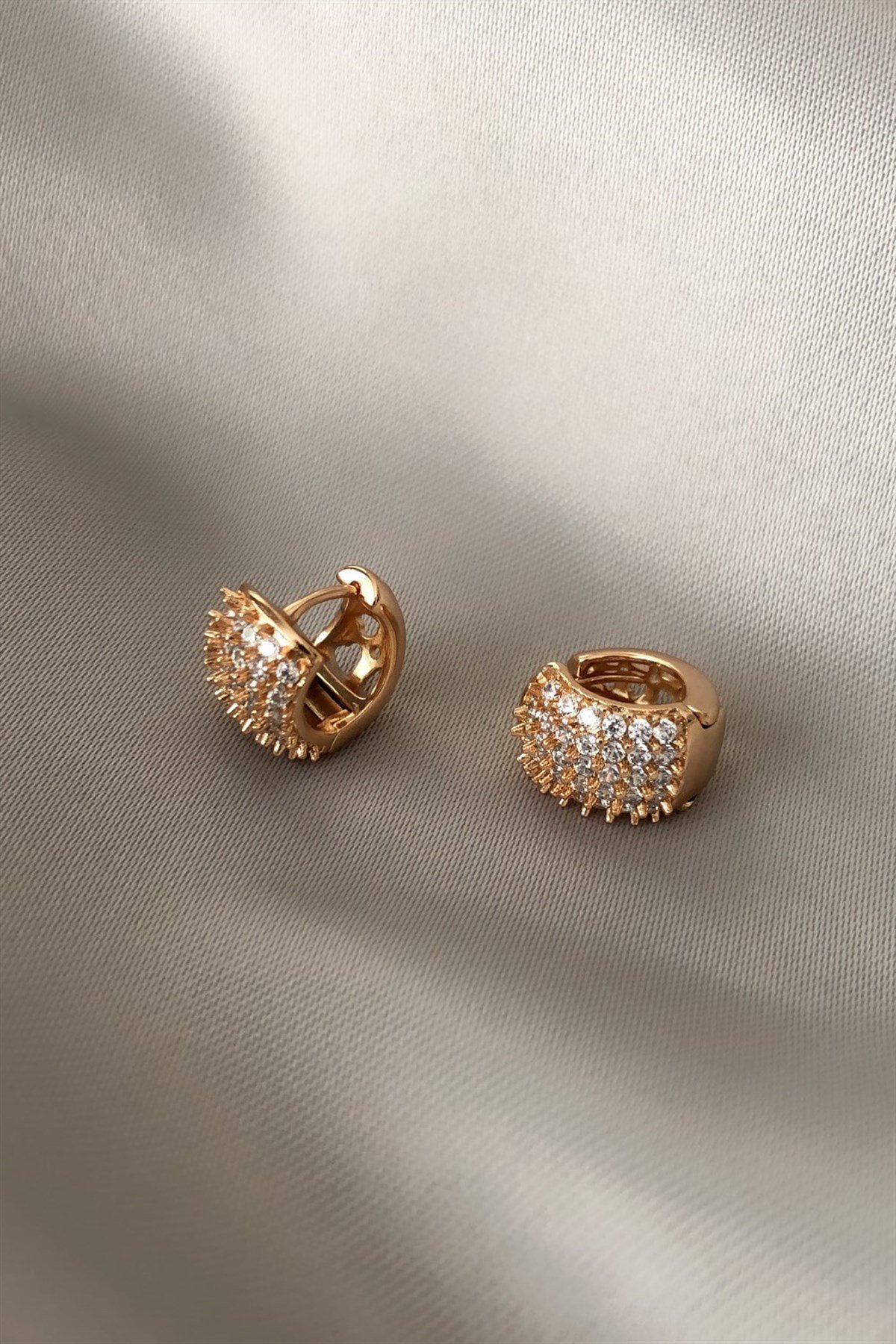 Zirkon Taş Özel Seri Küpe